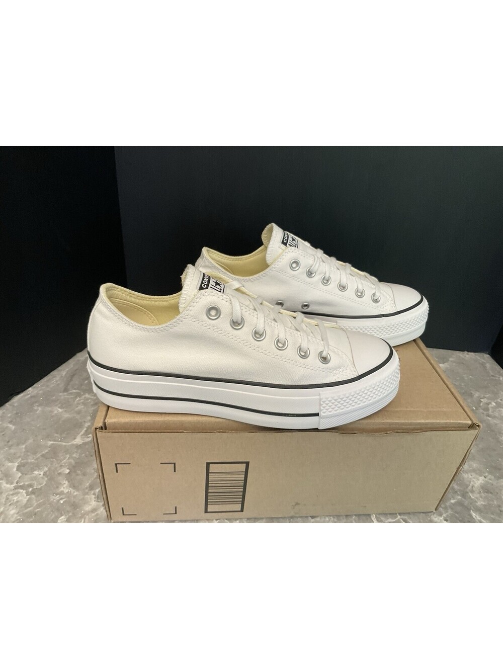 New! Womens Converse Chuck Taylor All Star Low-Top Lift Platform Shoes. Size 7.5